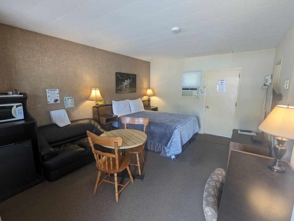 Pinewood Inn ~ Accommodation